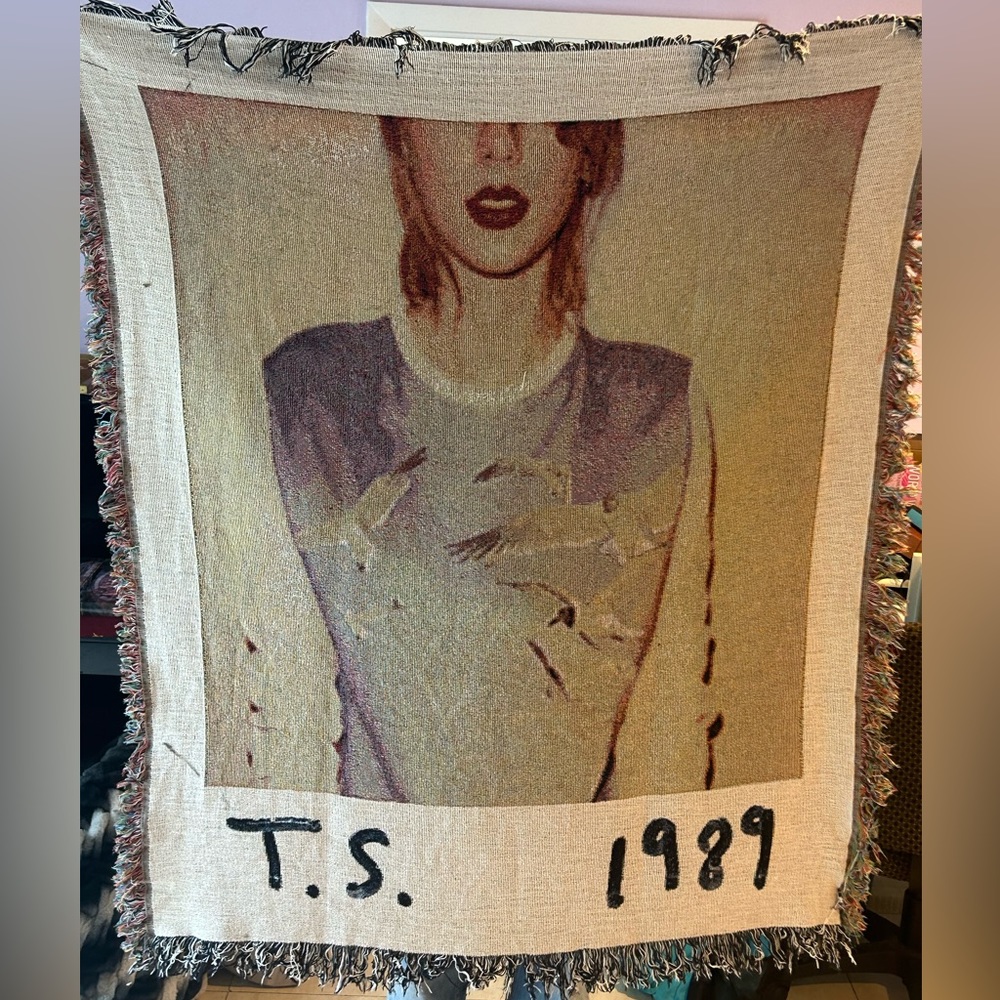 Original 1989 Taylor Swift blanket